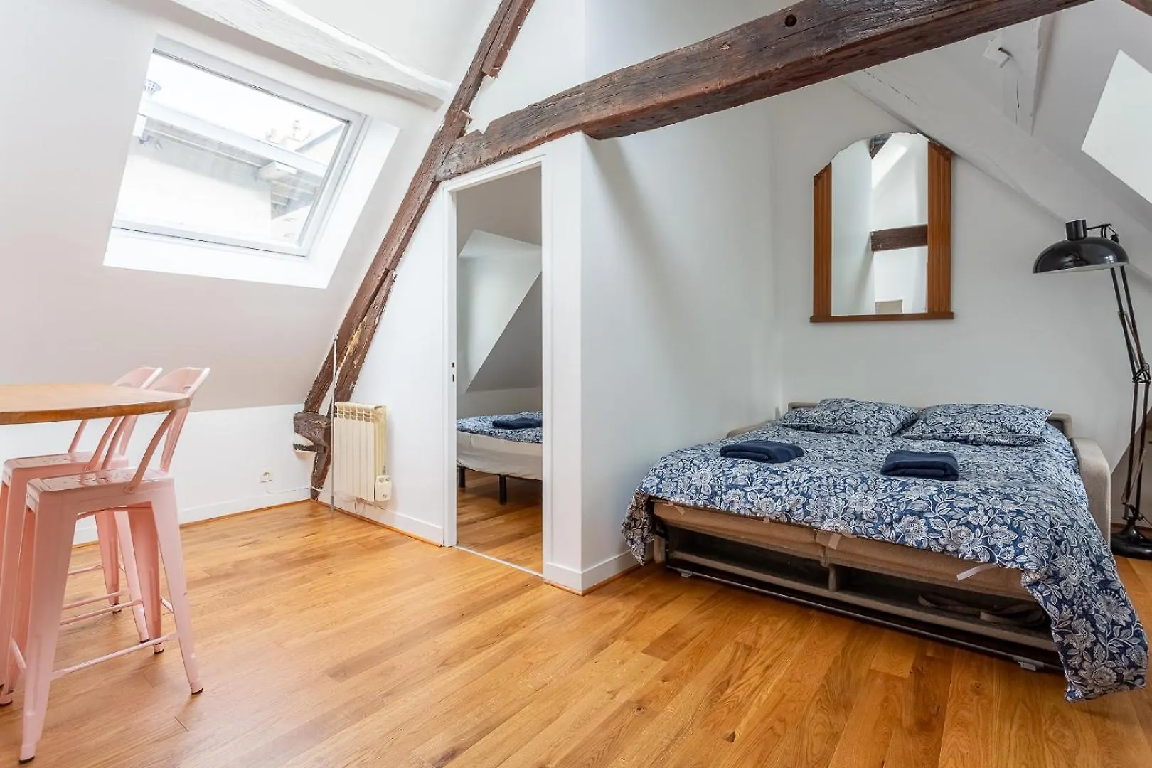 Romantic Loft Apartment In The Center Of Le Marais, Min 31 Nights From March Till May Paris