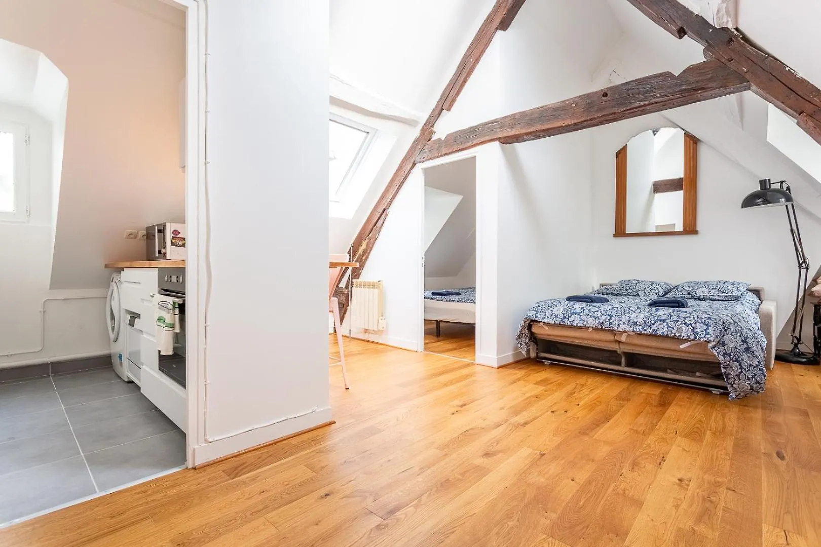 Romantic Loft Apartment In The Center Of Le Marais, Min 31 Nights From March Till May Paris France