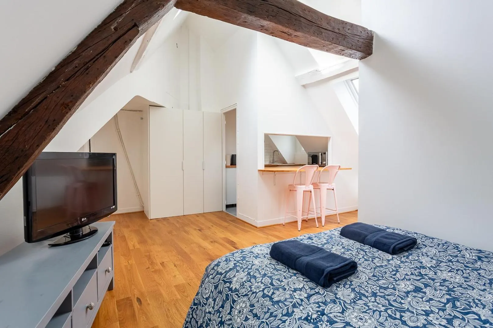 Romantic Loft Apartment In The Center Of Le Marais, Min 31 Nights From March Till May Paris 0*,  France